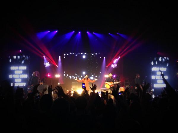 dgentiles's tweet photo. Thankful for legacy of @jennieleeriddle tonight as @karijobe opens the night with #revsong @PeopleandSongs http://t.co/IZ6okWIp1z