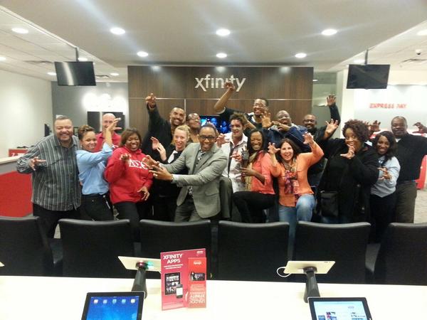 BrandCampU's tweet photo. Great hanging with @ComcastMI @XFINITY @ChasingSecrets @Jespy @PurpleEnginePR at #WalkingDeadXfinity premier. http://t.co/Jt3kuDwTpB