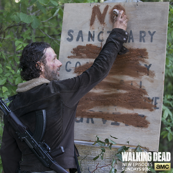 WalkingDead_AMC's tweet photo. #NoSanctuary #TheWalkingDeadPremiere http://t.co/eqLnZBqOm1