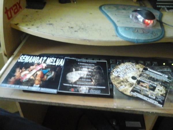 Semangat MELUAK.  Cd kompilasi Makassar underground