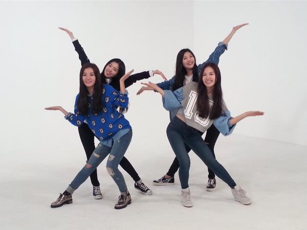 bestIdolone's tweet photo. 뿌염!! 예능 신생아돌 레드벨벳 왔쪄욤~
<이번주 수요일 6시 주간아이돌 #레드벨벳> http://t.co/W6h99WH2ac