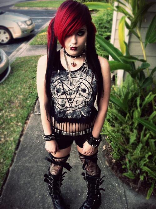 #HeavyMetalBabes tweet media