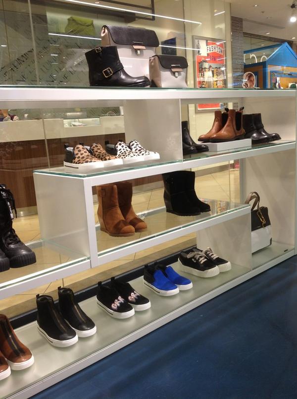 Twitter पर ルミネ新宿 ルミネ1 2f マークバイマークジェイコブス トレンドのスリッポンや インソール入りで歩きやすいボアブーツなど マークバイマークジェイコブスには今の時期にピッタリな可愛いシューズを多数ご用意しております 是非見にいらしてください