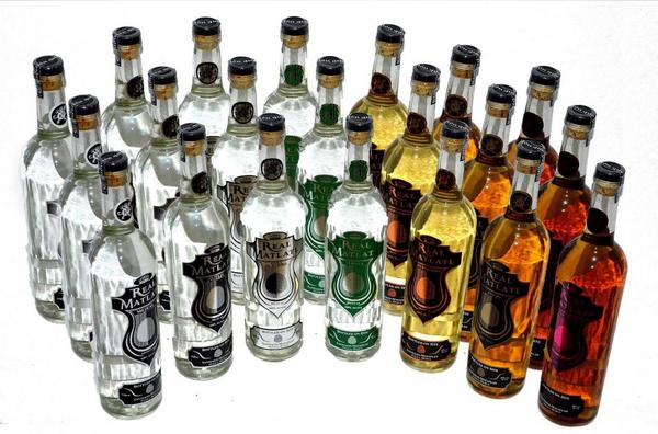 Cemmez_'s tweet photo. Recomendación para este lunes: @RealMatlatl, #mezcal con técnicas artesanales y premiado internacionalmente. http://t.co/XVkMBiT76E