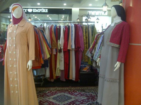 NengCodel's tweet image. Bismillah mulai pameran Margo City.