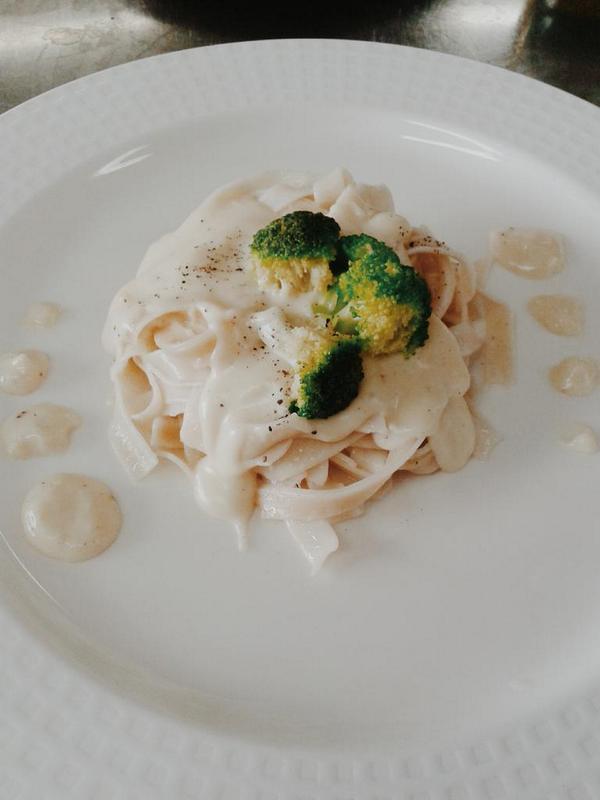kiiimkaren's tweet photo. Veggie overload #primlab http://t.co/WwDfPuJ0EQ