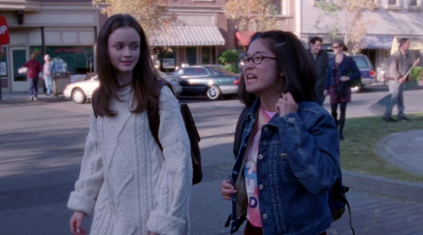 Watches Gilmore Girls pilot* *FALLS 