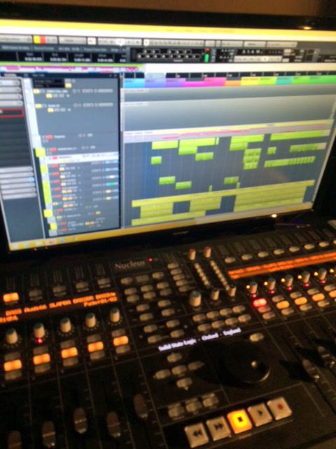 NadelParis's tweet photo. I just laid down the vocals 4 the single 2 my new album, HOTTER CHORUS for major label!.I will update on soundcloud! http://t.co/MscWWvFLDg