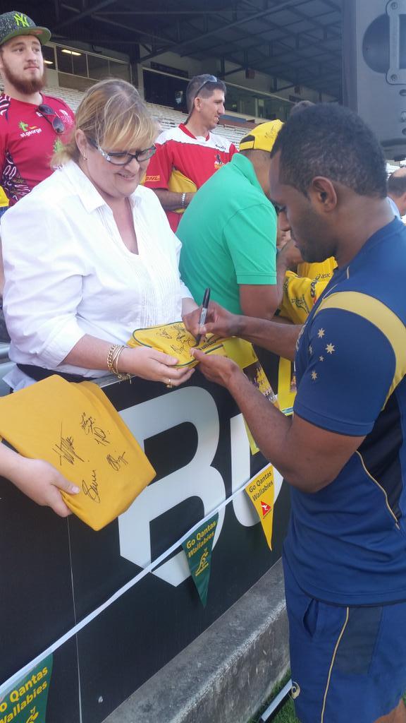 The #Wallabies spend some time  with the fans after their open training session. #AUSvNZL