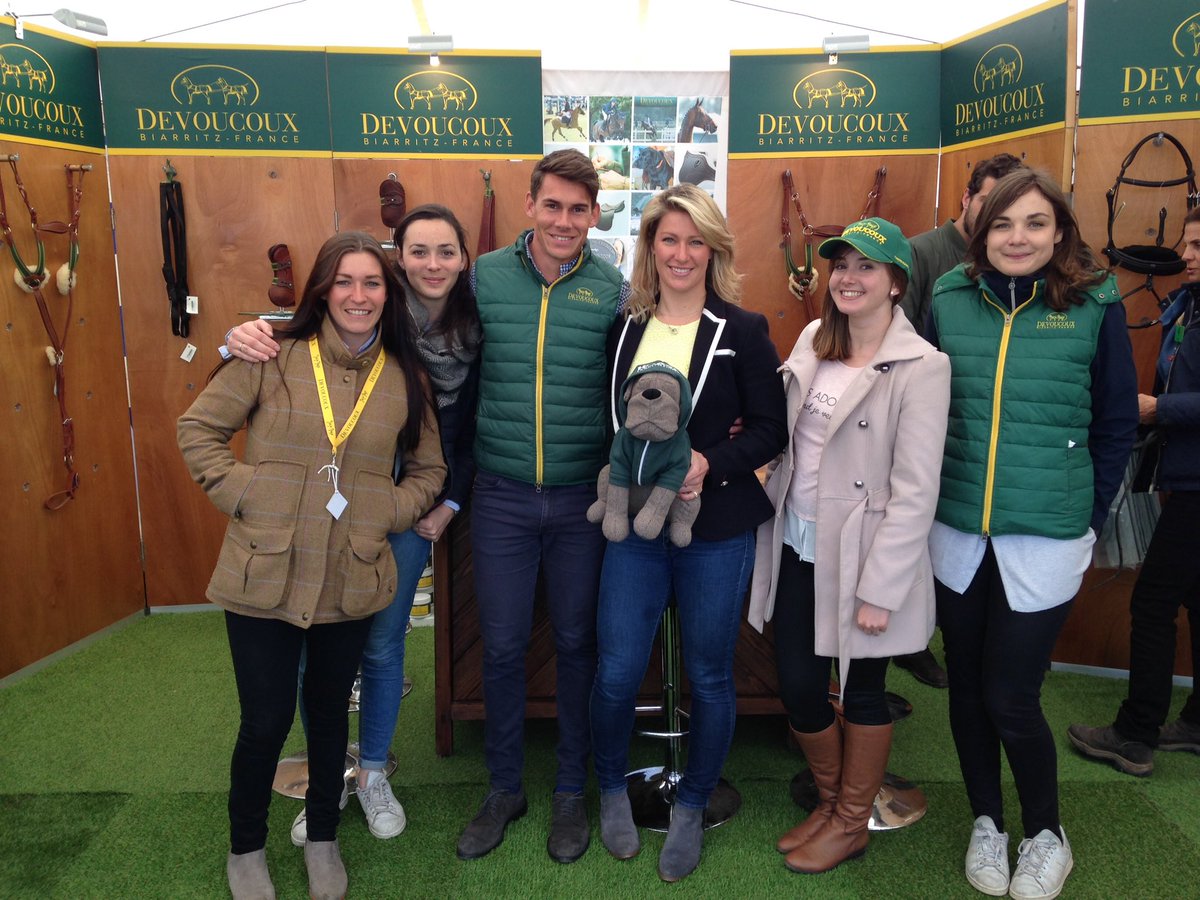 HandCmagazine's tweet photo. Hugo meets the team! @bhorsetrials #Hugothedog @Devoucoux https://t.co/HjlDXYAwWQ