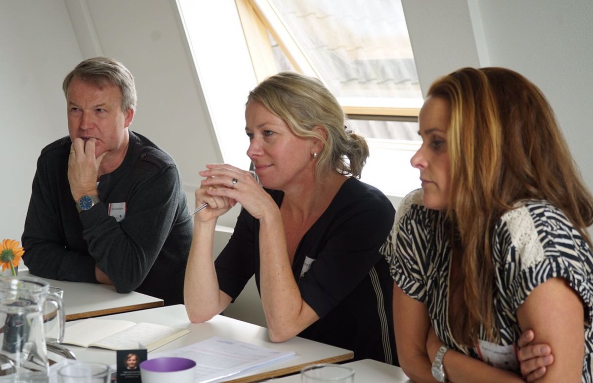 HeldCareNL's tweet photo. De #challengesessies zijn bezig! @EETmetjehart stelt de experts prangende vragen. Op naar nieuwe #inzichten! #heldcare https://t.co/WN99lfwcZJ