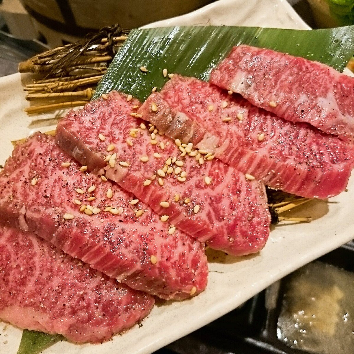 Nob 食彩和牛 しげ吉 青葉台店にて久々の家族揃っての夕食 和牛a5ランク メス牛のお店で焼肉 和牛カルビ 和牛ロース プライムハラミ 幻ハラミ ネギタン塩 ミスジ しげ吉サラダ サンチュ カルビクッパなど わさび醤油でいただくミスジが最高 ๑ Nob 食彩和牛 しげ吉 青葉台店にて久々の家族揃っての夕食 和牛a5ランク メス牛のお店で焼肉 和牛カルビ 和牛ロース プライムハラミ 幻ハラミ ネギタン塩 ミスジ しげ吉サラダ サンチュ カルビクッパなど わさび醤油でいただくミスジが最高 ๑