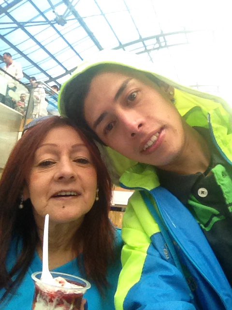 flacoDarm's tweet photo. @Radioacktiva_ #LaFuerzaDelGallo por q las madres se merecen lo mejor del mundo y más una Mama rockera https://t.co/8xAmklKxFh