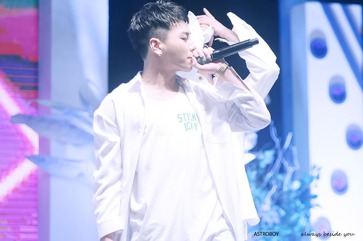 AstroBoy_0523's tweet photo. #프로듀스101 #상균 #김상균 https://t.co/bufq8GvdC1 https://t.co/R9Pk5Iuh1U https://t.co/fkrv0rwo1s