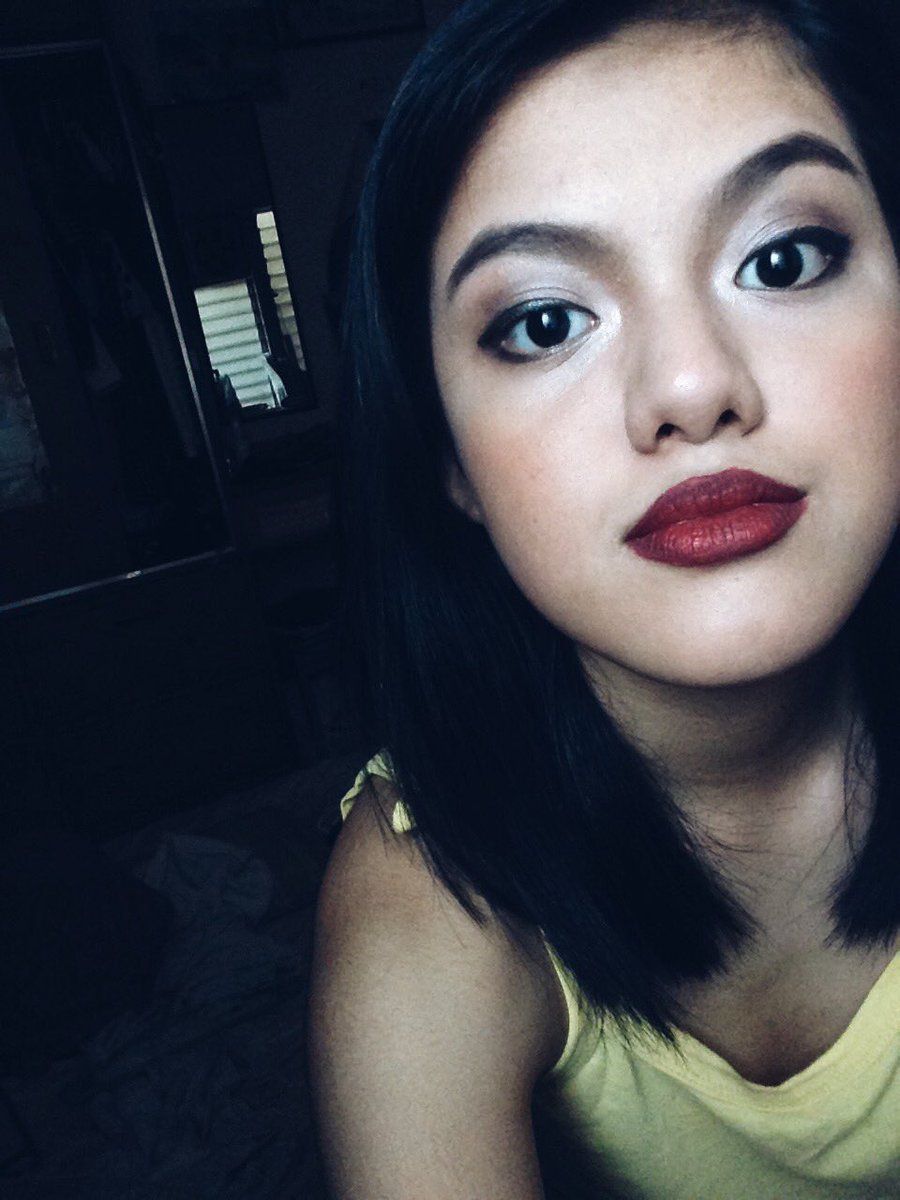Mrciooo97's tweet photo. sabi ko tara makeup tayo... my model for today @jackyyyrecio 😂❤️ #practicemakeup 😉 https://t.co/0kYG5LFzPI