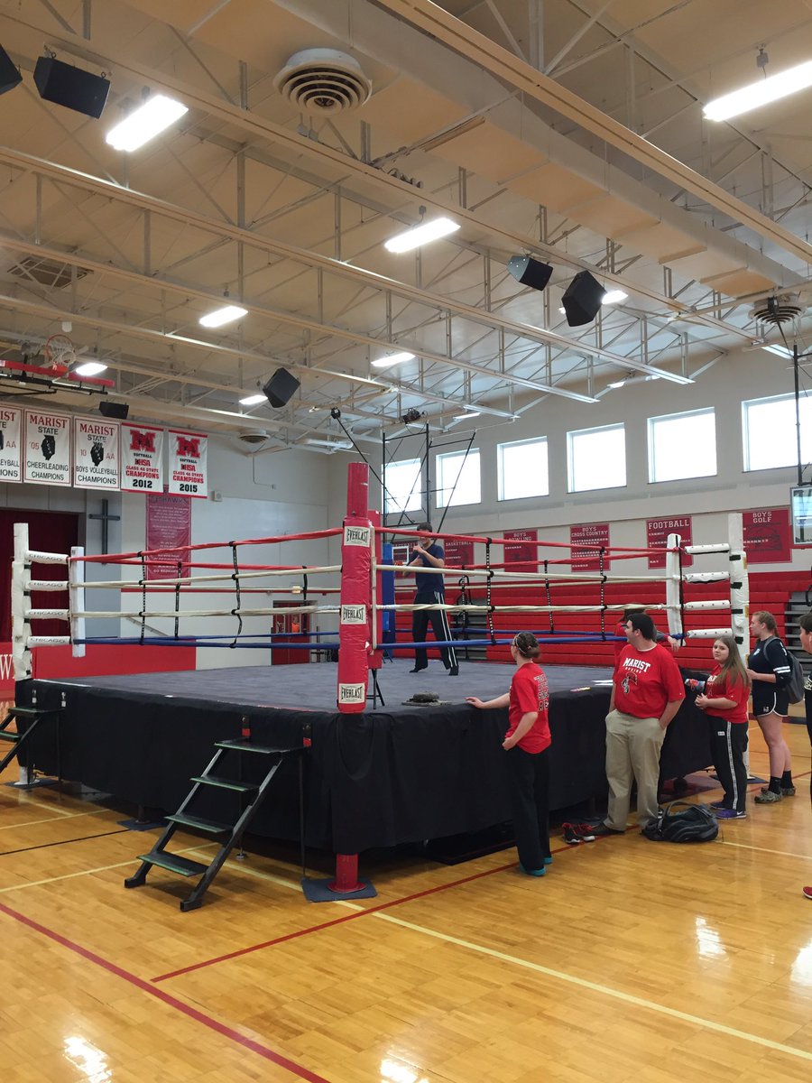 MaristBoxing's tweet photo. What a night! Marist Boxing Fight Night 2017!! Calm before the storm!! The peace post fight #tradition #fightnight #whatanight https://t.co/Nz0QN2aiQF