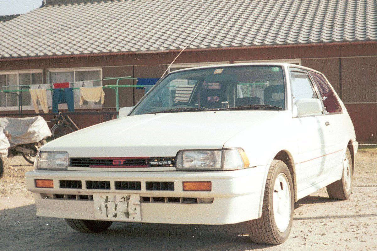 Shougo Nojiri 初めて買った車の画像を発掘しました カローラfx Gt Ae です Ae86と同じ4a Geエンジンを積んでたのでよく走るいい車でした コントラバスも乗せやすかったですし たしか12万kmくらい走ってエンジンかからなかくなったので乗り換えました