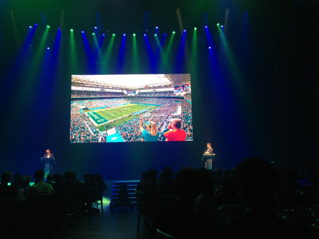 GCell_UK's tweet photo. Amazing talk on Stadiums of Tomorrow presented by John Rhodes of HOK https://t.co/QkZjC136MD
