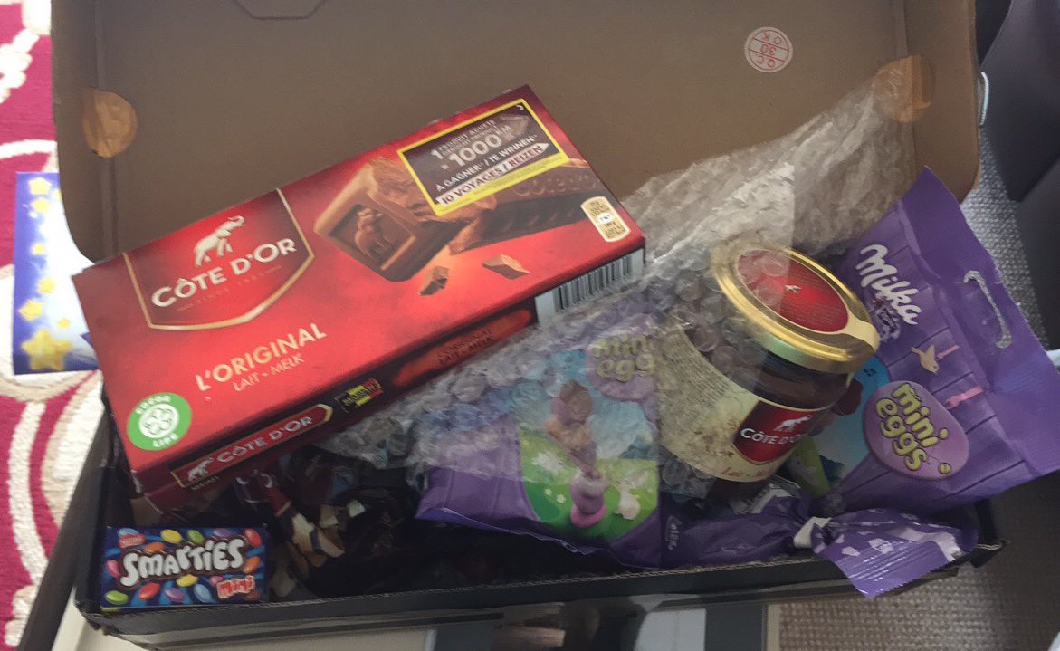 deadcosmic's tweet photo. OMG @llexico sent me various chocolate from belgium IdnsjafneizbHFNNDJC 💖💖💖 https://t.co/8pc7cUTPSV
