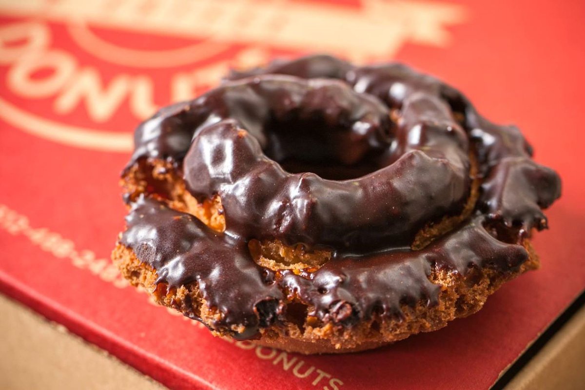 Starting out on the right foot, with #chicagodonuts at <a href="/DePaulDining/">DePaul Dining</a>. #depaulu #eatlocal