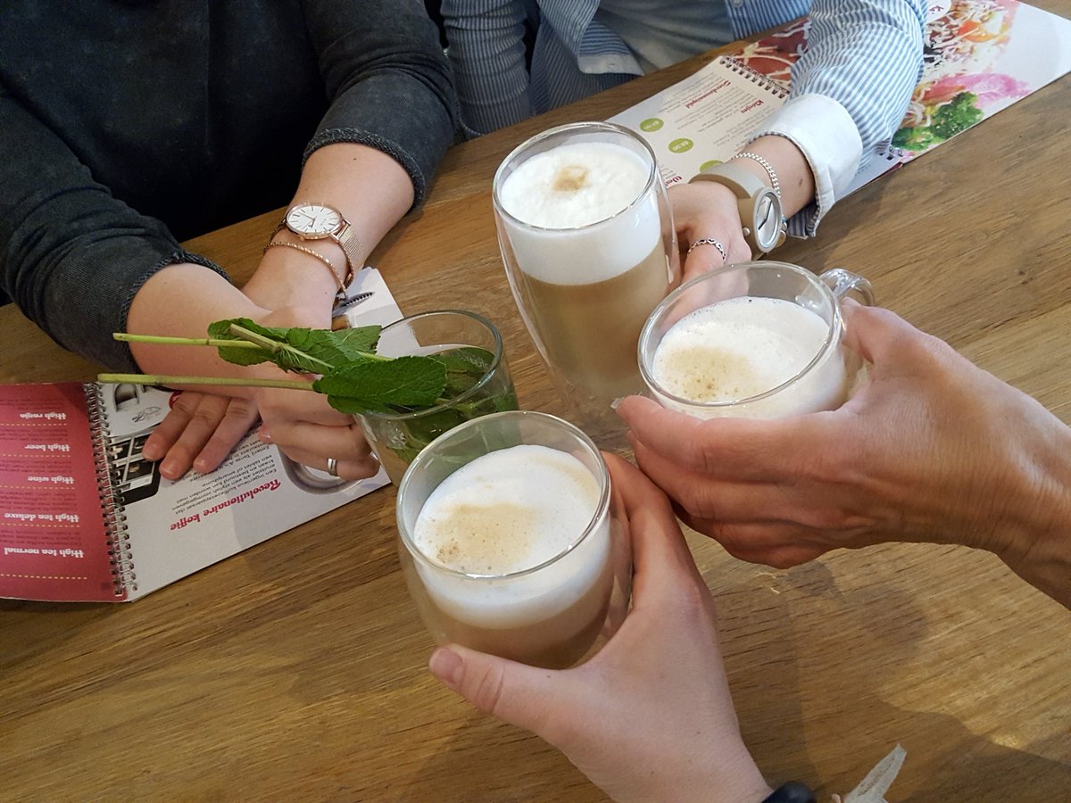 Met mama en zusjes een mi lunchen en boetiekjes kijken op Ameland. Zwager en zwager to be passen op 3 nichtjes ♡ #FEEstje <a href="/TanteAnAmeland/">Eeterij Tante A'n</a>