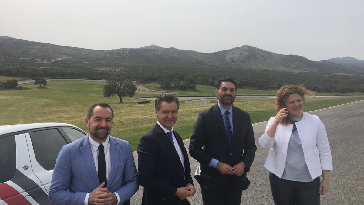 TurismoAND's tweet photo. .@JaviFernandezHd señala que el Circuito #Ascari Race Resort de #Ronda es un ejemplo de que Andalucía es un destino único que ofrece de todo https://t.co/u8pnE2MJAv