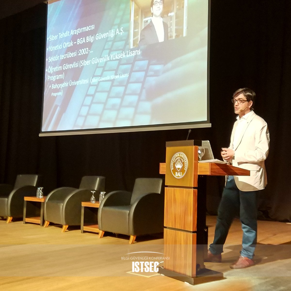 İstsec (@istsec) on Twitter photo "Siber İstihbarat Kullanarak Saldırılar için Erken Uyarı Sistemi Kurmak" sunumu ile <a href="/huzeyfeonal/">Huzeyfe ÖNAL</a>'ı dinliyoruz. "Siber İstihbarat Kullanarak Saldırılar için Erken Uyarı Sistemi Kurmak" sunumu ile <a href="/huzeyfeonal/">Huzeyfe ÖNAL</a>'ı dinliyoruz.