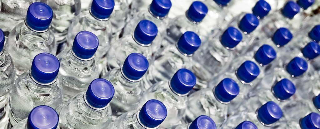 Here's Why Bottled Water Is One of The Biggest Scams of The Century crwd.fr/2p89z1a