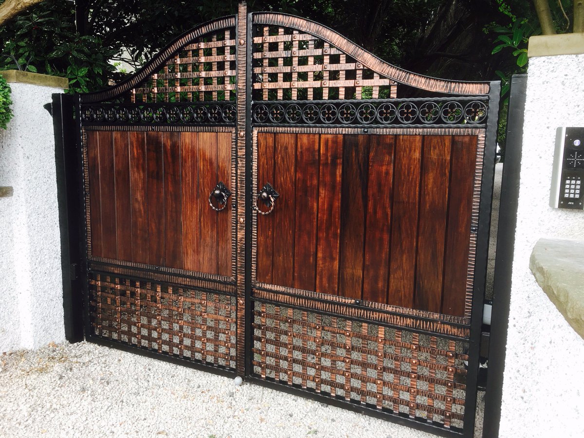 McGaffigansIron's tweet photo. #Wrought #Iron #Gates with #Varnished #Wood #Infill done in Heysham. https://t.co/erVS1Kq2bz
