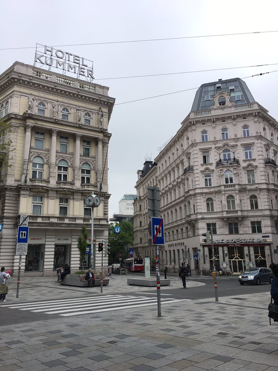 DiianaVictoriaa's tweet photo. Exploring beautiful Vienna💕😍 https://t.co/KucNSnl2nj
