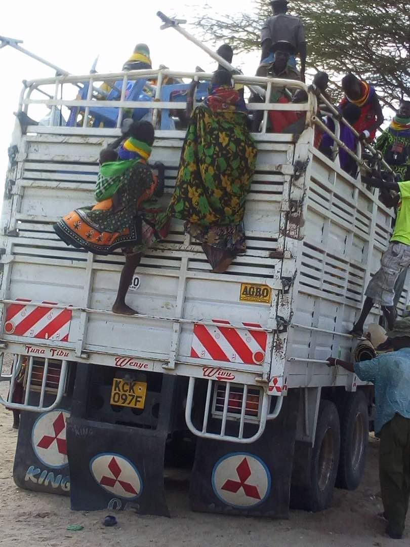 KenyanTraffic's tweet image. 12:00 via @fndaga  
Never underestimate the strength of a (Turkana) woman.