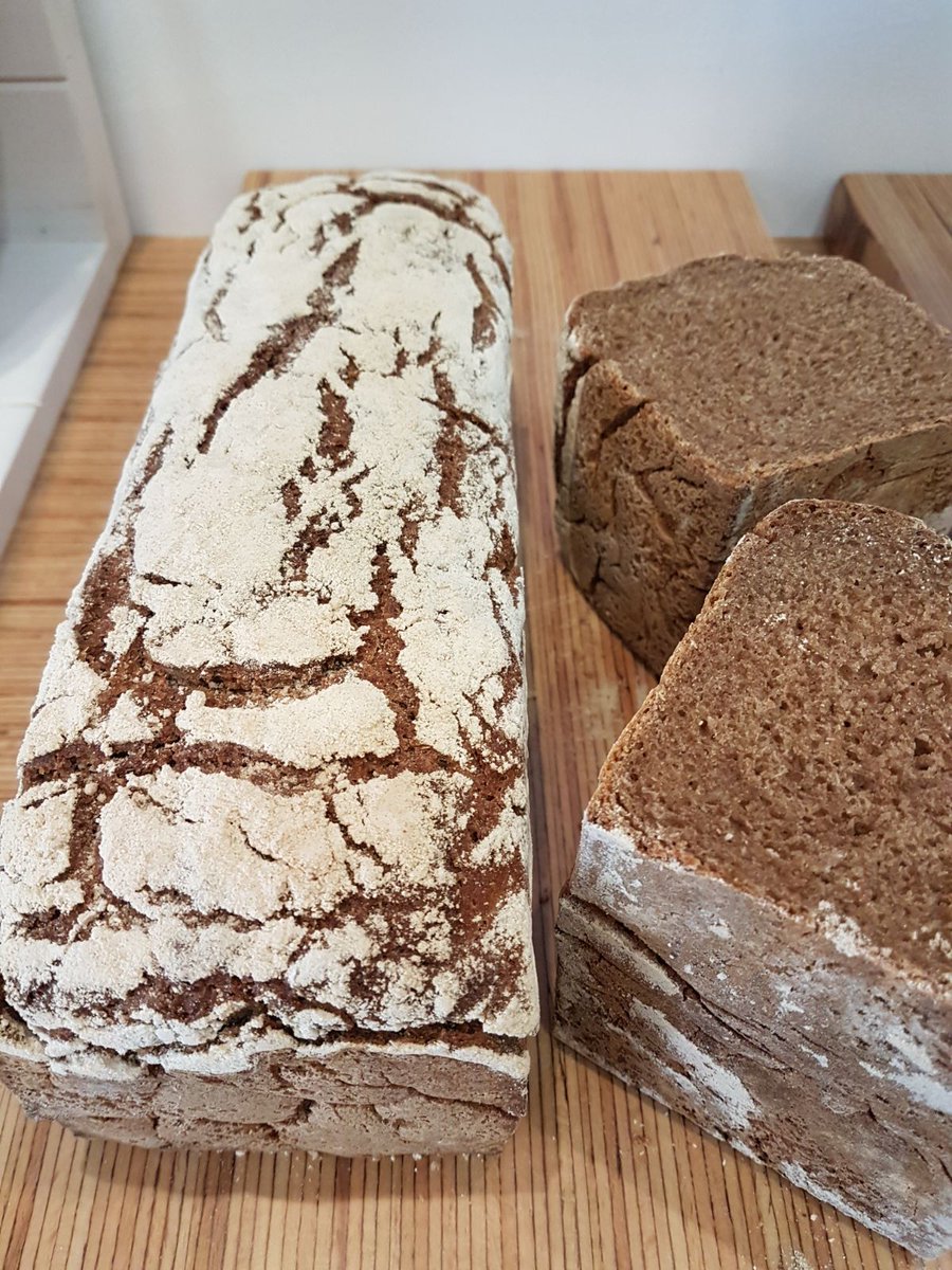 Hoy pan de centeno 100% 👌👌👌 #panaderia #opandeleis #panaderia #panartesano #pandelbueno #pangallego #fernandoleispanadero