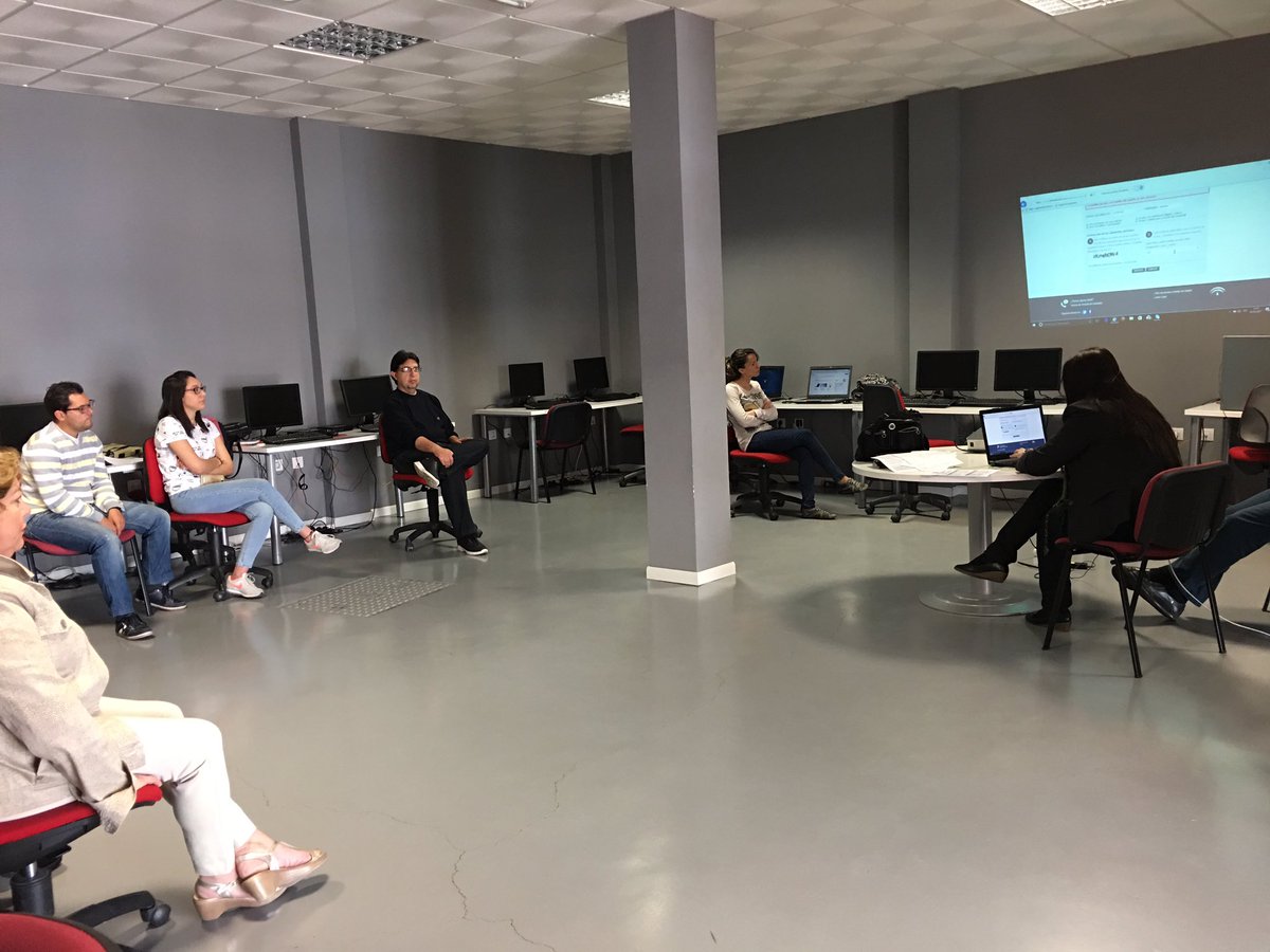 CGTorreperogil's tweet photo. SAE y SEPE aconsejando como encontrar empleo en #guadalinfo #torreperogil https://t.co/Yjq6yVmb7k