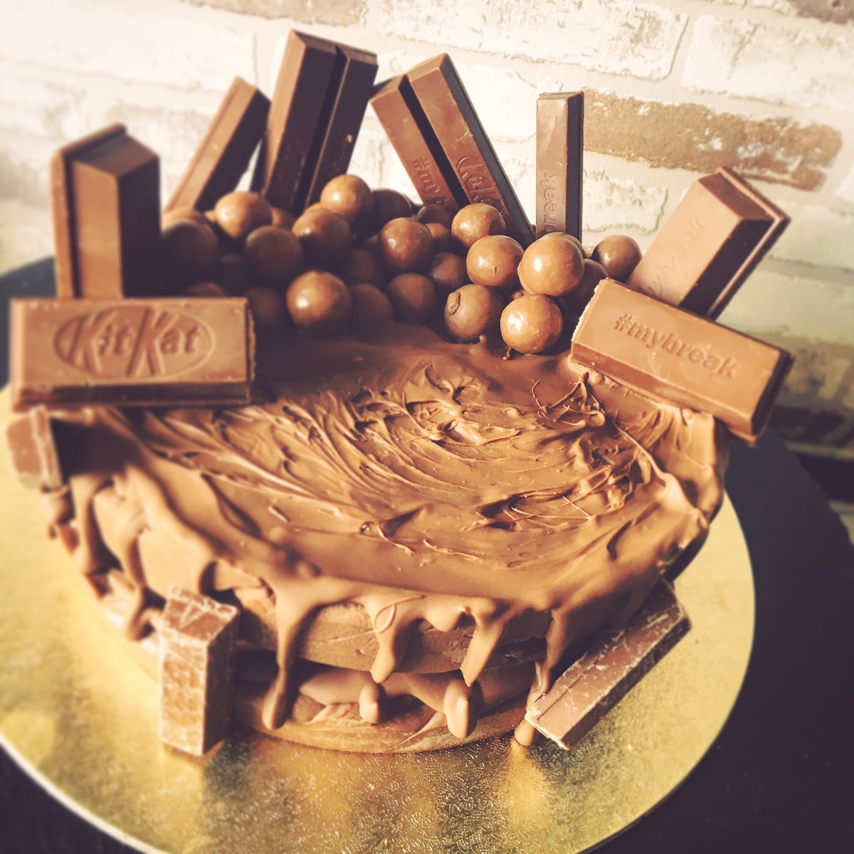 ThePhudgeCo's tweet photo. Malteaser & kitkat overload 🙌🏼 #phudge #thephudgeco #fudge #chocolate #kitkat #haveabreak #malteaser #nottingham https://t.co/rxYa1TnPQT