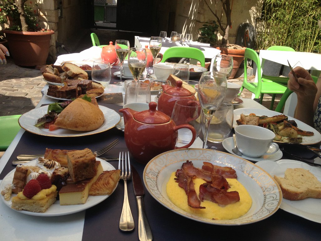 Derriereresto's tweet photo. Non, vous ne rêvez pas…
Le brunch du Dimanche a aussi lieu ce Lundi !

@decadentdrifter 

#brunchtime #derriere #restaurant #food #paris https://t.co/zfAhpRcP5Y
