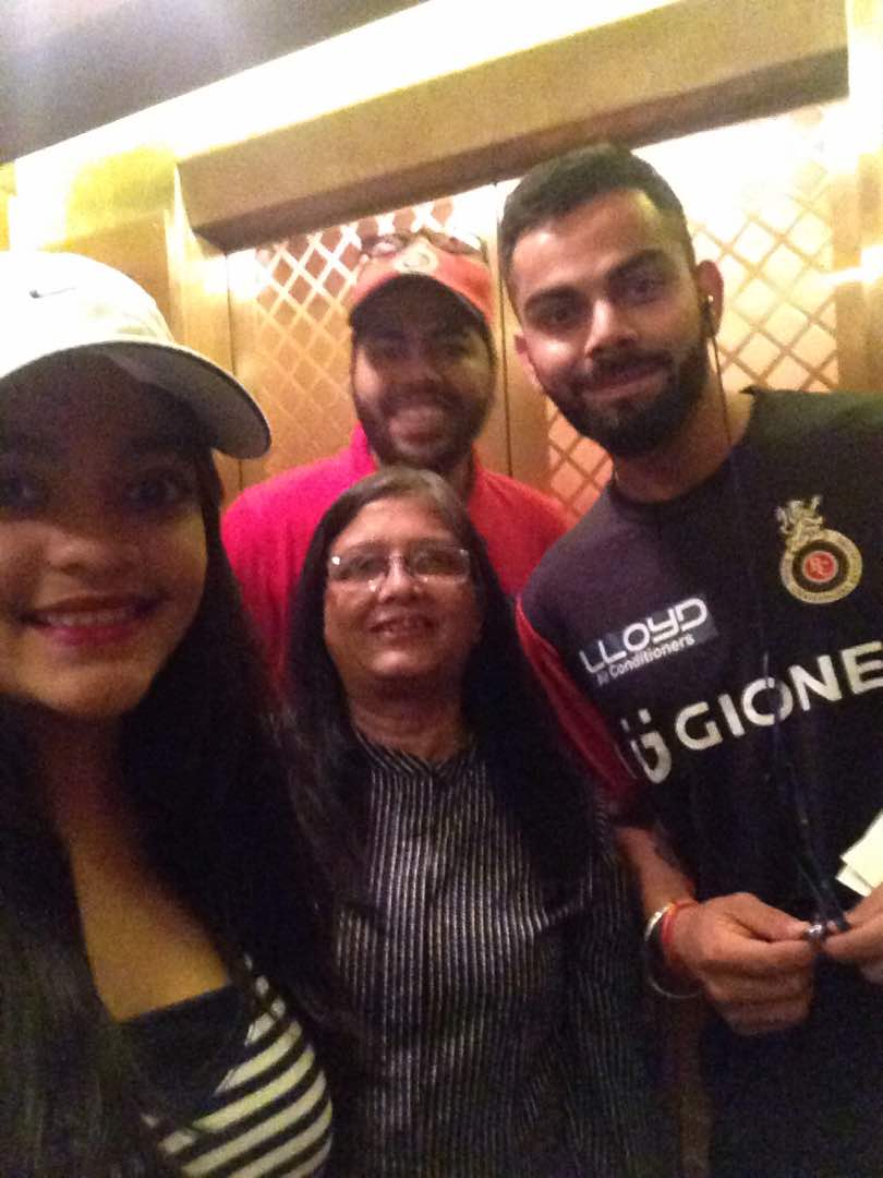 diveshaswani's tweet photo. When you bump into Virat in the lift :D

#ViratKohli https://t.co/YeR4Dp9yGZ