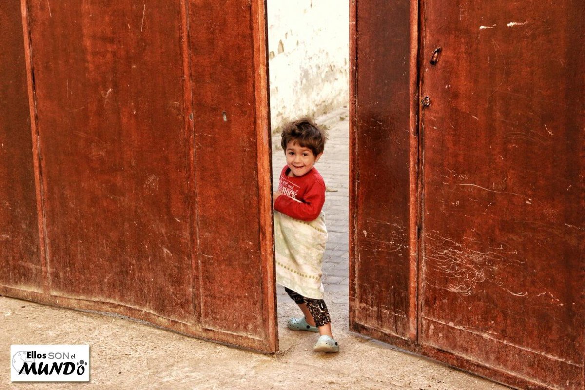 Sonelmundo's tweet photo. La felicidad se cuela a menudo por una puerta que inadvertidamente dejaste abierta. 
#FelizJueves
#Fotografía: Virginia Uriarte - #Marruecos https://t.co/36RDFUVhfm