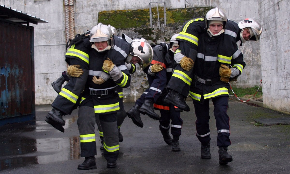 #JournéeInternationaledesPompiers🚒 Qu'ils soient pros, volontaires ou militaires, découvrez les 👨‍🚒👩‍🚒 <a href="/PompiersFR/">Pompiers de France</a> ➡️pompiers.fr/pompiers/nous-…
