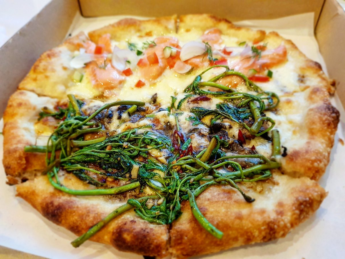 SNuttawat's tweet photo. พิซซ่ากระเฉด เห็ดพอร์โทเบลโล
แปลกแต่ฟินสุดๆ #alicespizza #thekross #petchburi #foodtruck
@aroii #kindaimod #foodporn #pizza
IG: foodie.oppa https://t.co/WxRjCLGCo3