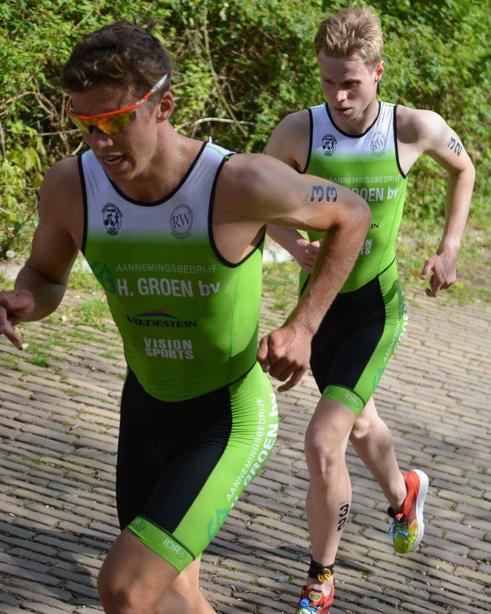Onze nieuwe club sponsor #RWinstalatietechniek is goed te zien op onze nieuwe teampakken! <a href="/m_weustink/">Minou Weustink</a> <a href="/TCTwente/">TriathlonClubTwente</a>