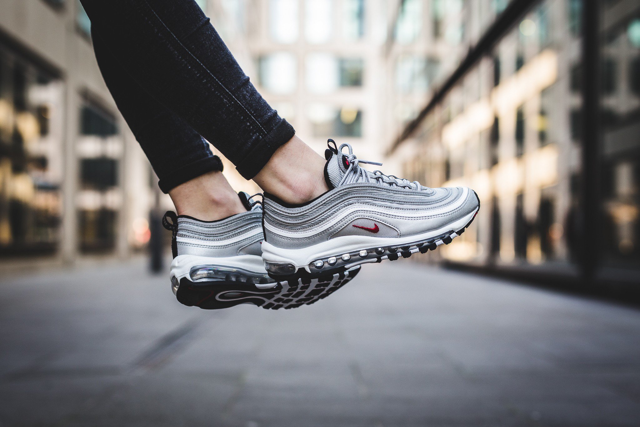 bungeejumpen mengsel een vergoeding The Sole Supplier on Twitter: "Nike Air Max 97 Womens Silver Bullet. Use  code VIPDEAL25 for 25% off at Foot Locker UK Link &gt;  https://t.co/wQCMpKYFEO https://t.co/GR7x29mrIS" / X
