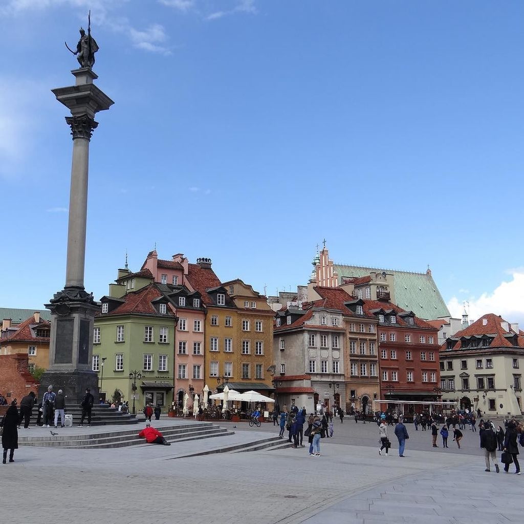 In serious need of traveling ✈️ #travel #citytrip #warsaw #bluesky