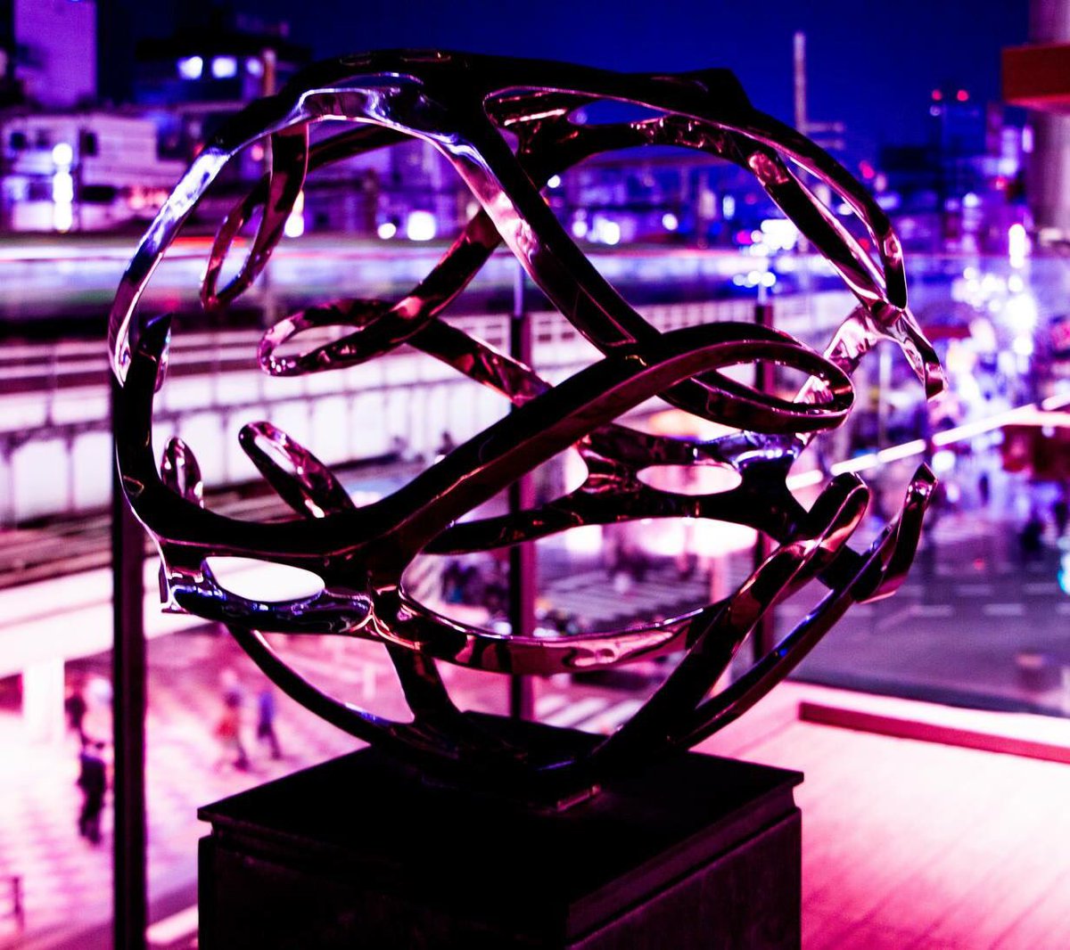 jesseHero5587's tweet photo. sculpturePic
.
.
.
#tokyo#travel #fatalframes #canon #packedforgood #light #epic #energetic #urbanaisle #東京 #東京カメラ倶楽部 #カメラ好きと繋がりたい #夜景 https://t.co/jfVuqmHkG7