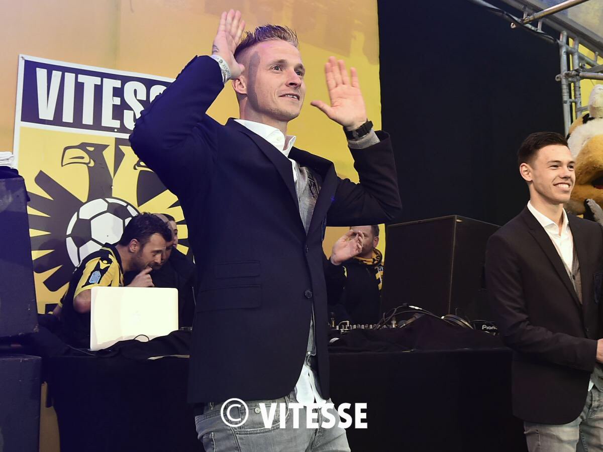 Alexander Büttner tweet media