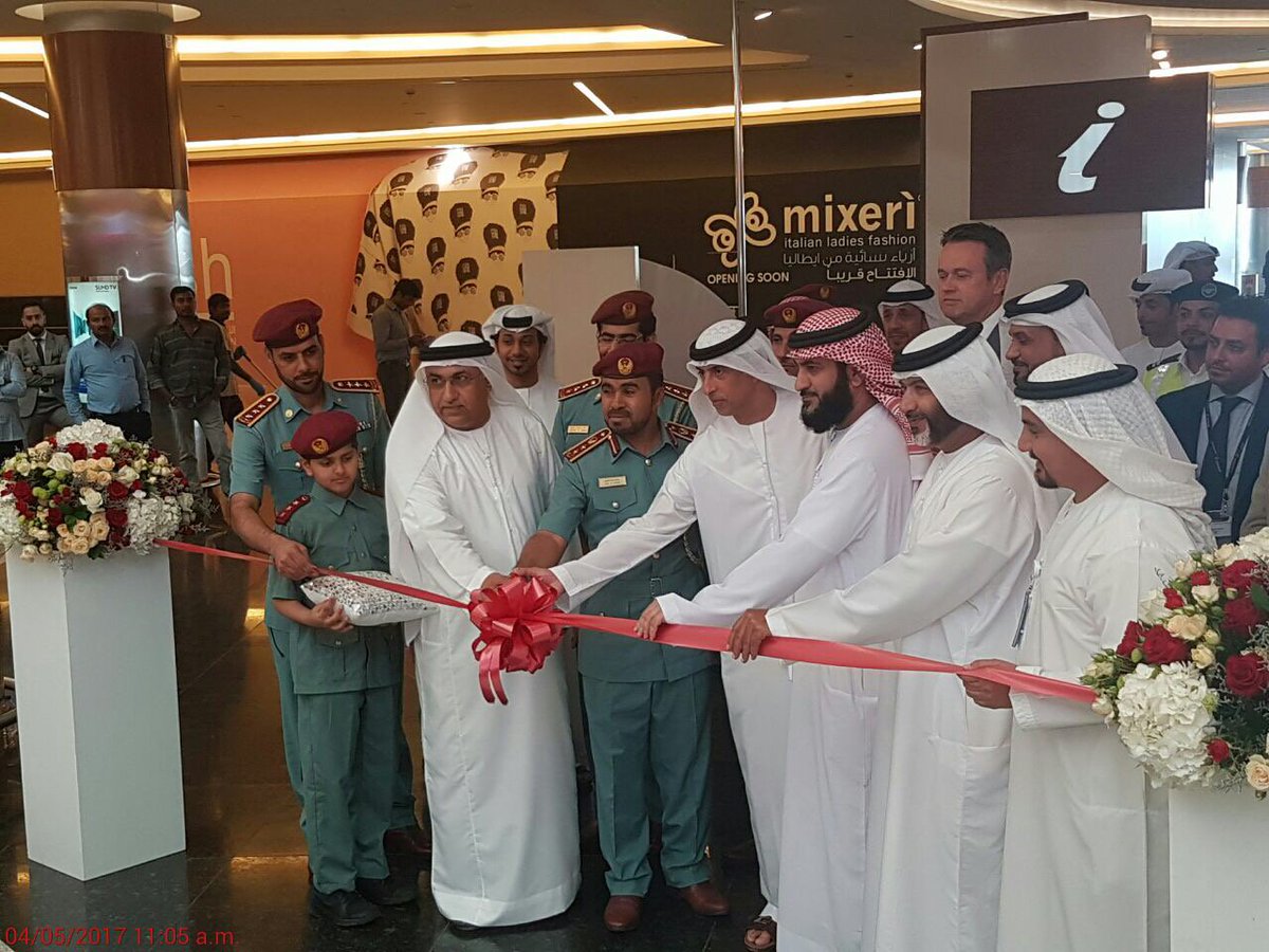 Toyota_UAE's tweet photo. Mr. Yousuf Ali Al Raeesi, Director of government affairs at Al-Futtaim has partnered with @DalmaMall for #ArabTrafficWeek #ToyotaUAE https://t.co/stf28g9SAr