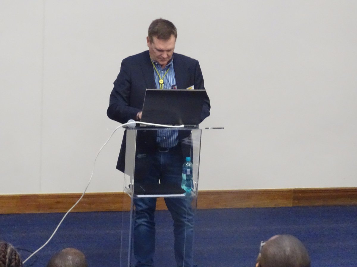 Datacomb tweet media