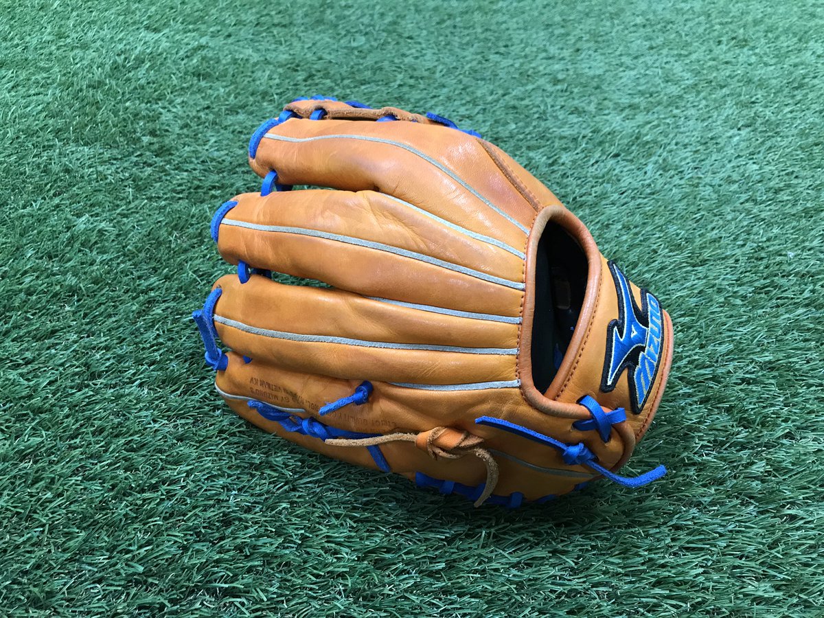 オレンジグラブにブルーの紐 なかなか格好良いね^ ^ #ロクハチ野球工房