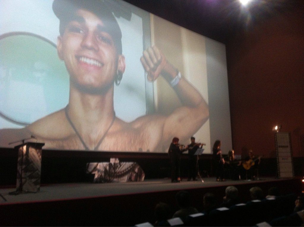 Los chicos del IES El Carmen nos deleitan con una versión de Imagine, homenaje a Pablo Ráez #FuerzaRaez #DonarFest