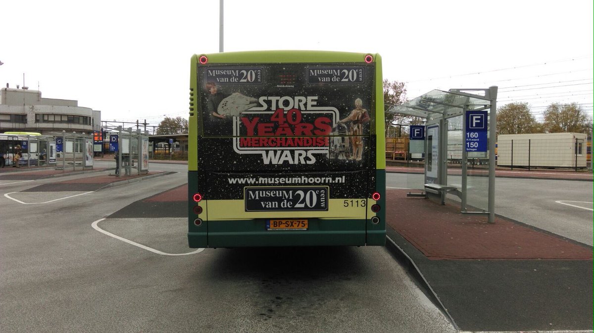 #StarWarsday <a href="/MuseumHoorn/">Museum vd 20e Eeuw</a> #busreclame