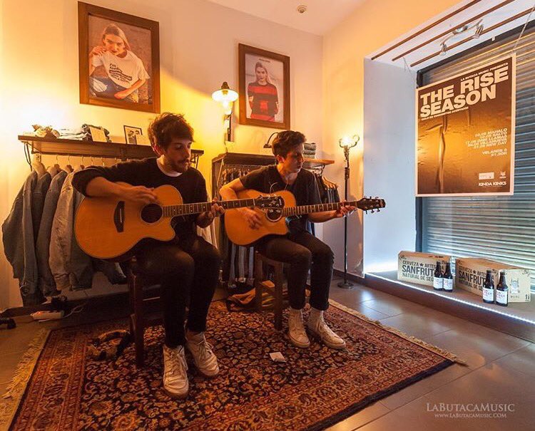 🌈Ayer fue así 🌈

Agradecimientos y amor a <a href="/KindaKinksMad/">Kinda Kinks</a> <a href="/LaButacaMusic/">LaButacaMusic</a> y @cervesanfrutos 

Pic: #mrnubro